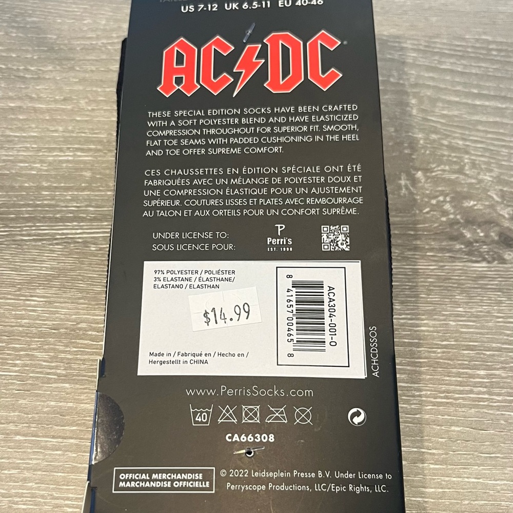 NWT AC/DC socks - Picture 3 of 4